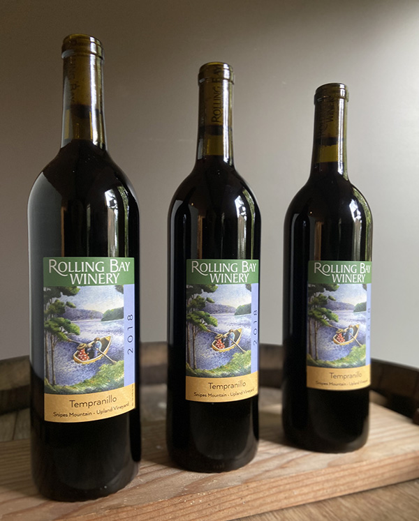lineup of 3 Rolling Bay Winery red wines